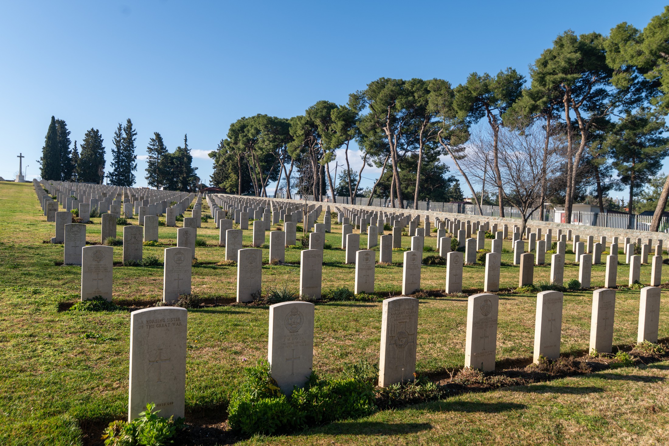 Der alliierte Soldatenfriedhof Mikra